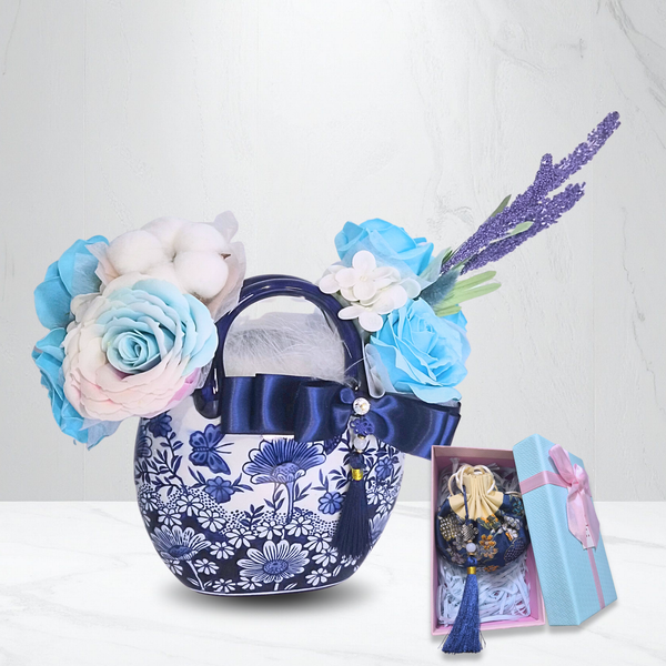 Chinoiserie & Pure Gold